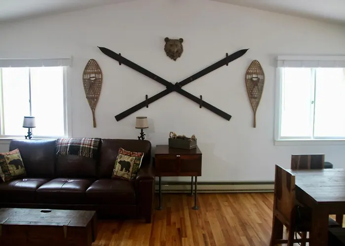 Escape To A 3-Bedroom Cabin In Lower Catskills